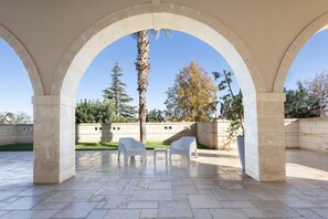 Terrace/patio - Apartment 'Don Onofrio - Ettore' with Mountain View, Wi-Fi and Air Conditioning (Monopoli)