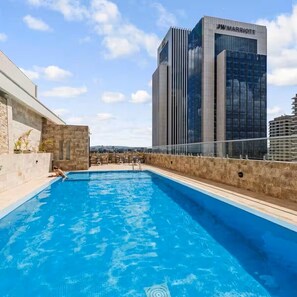 Pool - BW Homes- 1-bedroom apartment in Westlands, Nairobi with pool & gym (Nairobi)