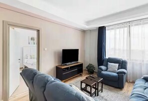 Living area - BW Homes- 1-bedroom apartment in Westlands, Nairobi with pool & gym (Nairobi)