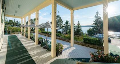 Woodlandview Lodge | King + Private Porch