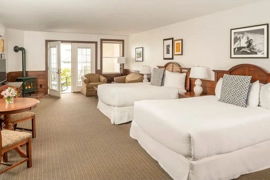Woodland Ada Lodge | Porch + Spa Access - Maine