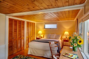 Iron/ironing board, WiFi, bed sheets - Tanager Cottage | 3BR + 2 Porches + Fireplace (Boothbay Harbor)