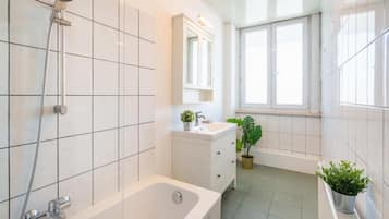 Apartment | Bathroom