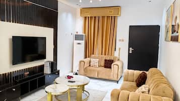 Economy Apartment, Balcony, City View | Living area