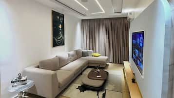 Economy Apartment, Balcony, City View | Living area