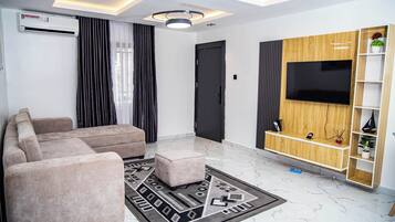 Economy Apartment, Balcony, City View | Living area