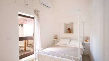 WiFi, bed sheets