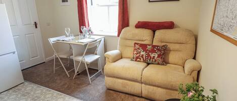 Cottage | Living area