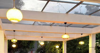 Peaceful Resort in Luanda with Pool & Garden Family Friendly Stay