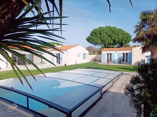 Bed & Breakfast „Suite Les Plages“ mit Gemeinschaftspool, Garten und WLAN