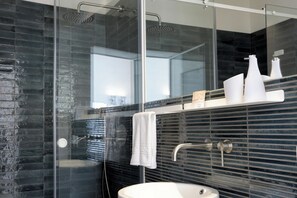 Shower, hair dryer, towels, soap - Mare Fuori (Favignana)