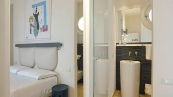 Habitación cuádruple clásica | Caja de seguridad en la habitación y wifi gratis