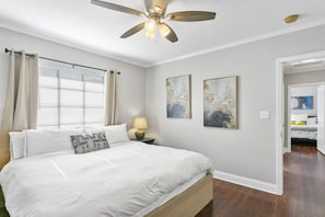 3 bedrooms, iron/ironing board, travel cot, WiFi - Riverside Heights Retreat |Sleeps 10 | Riverwalk (Tampa)