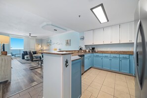 Interior - Beach Club #A1704 - Beachfront 3BR, Gulf Views, Pool, Hot Tub, On Site Dining (Gulf Shores)