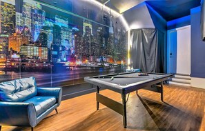 Games room - Lux Nash Experience | Firepit + Game Room. 9 Beds! (Nashville)