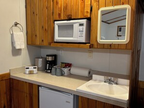 Classic Double Room, Kitchenette, Desert view | Interior - Mountain View Lodge (Fort Davis)