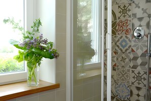 Shower, hair dryer, towels - Magical Country House near Rome with Hot Tub (Genzano di Roma)