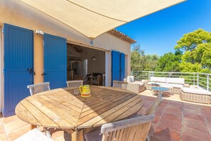 Unclassified image, 3 of 38, button - La Touline: Family Villa in the Heart of Cap Bénat (Bormes-les-Mimosas)