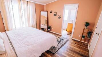 2 bedrooms, iron/ironing board, WiFi, bed sheets