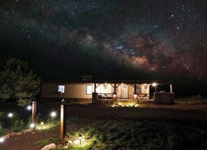 Exterior - King Bed Grand Canyon Oasis (Williams)