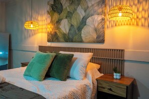 Tabla de planchar con plancha, wifi, ropa de cama