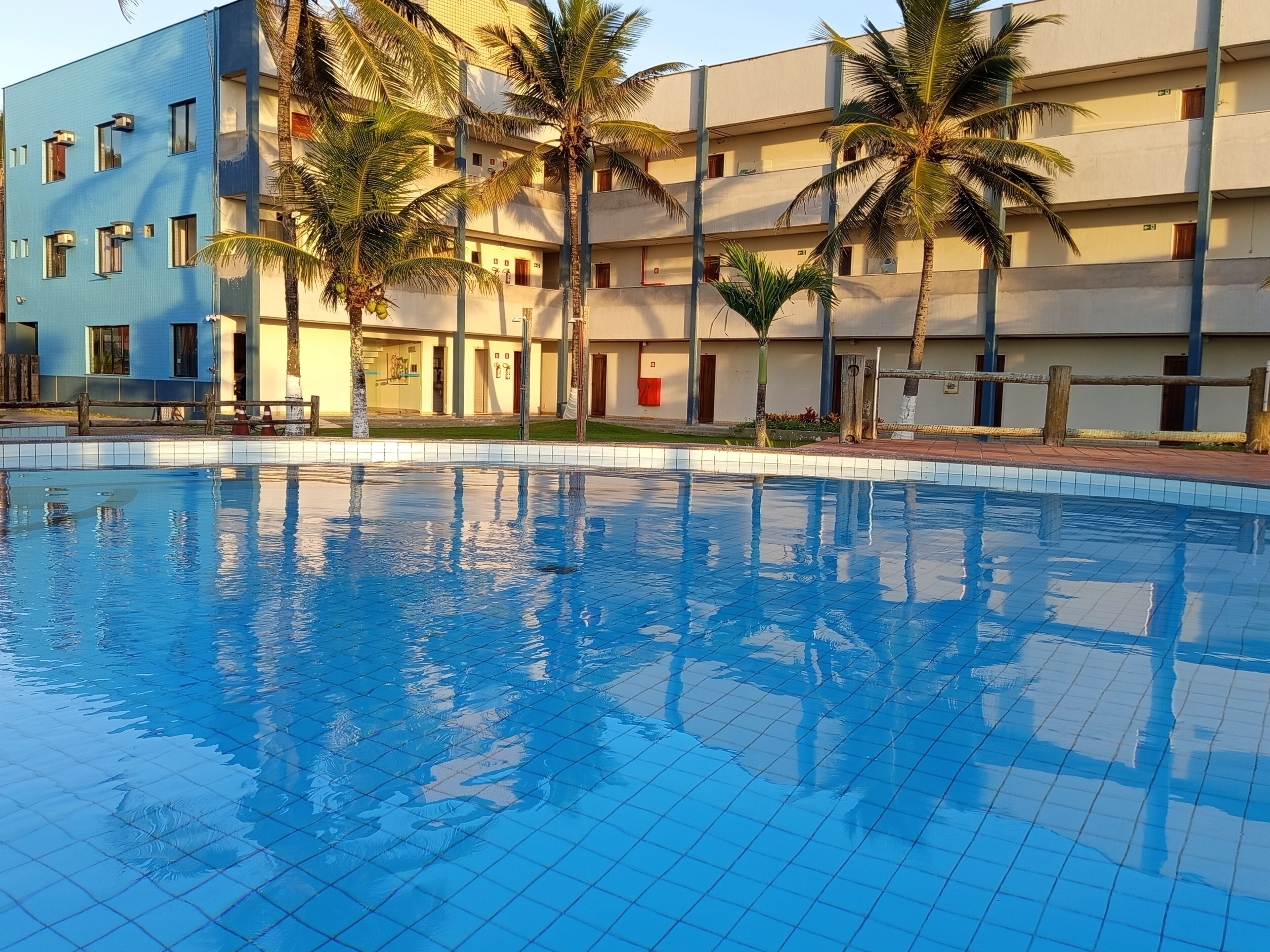15 outdoor pools