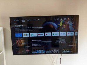 Television - Live Palermo: apartment for two near to Ballarò and Policlinico (Palermo)