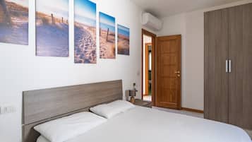 3 chambres, fer et planche à repasser, Wi-Fi, draps fournis
