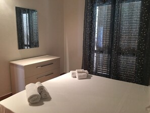 Bügeleisen/Bügelbrett, WLAN, Bettwäsche