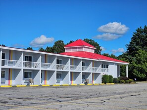 Exterior - Saffron Inn (Auburn)
