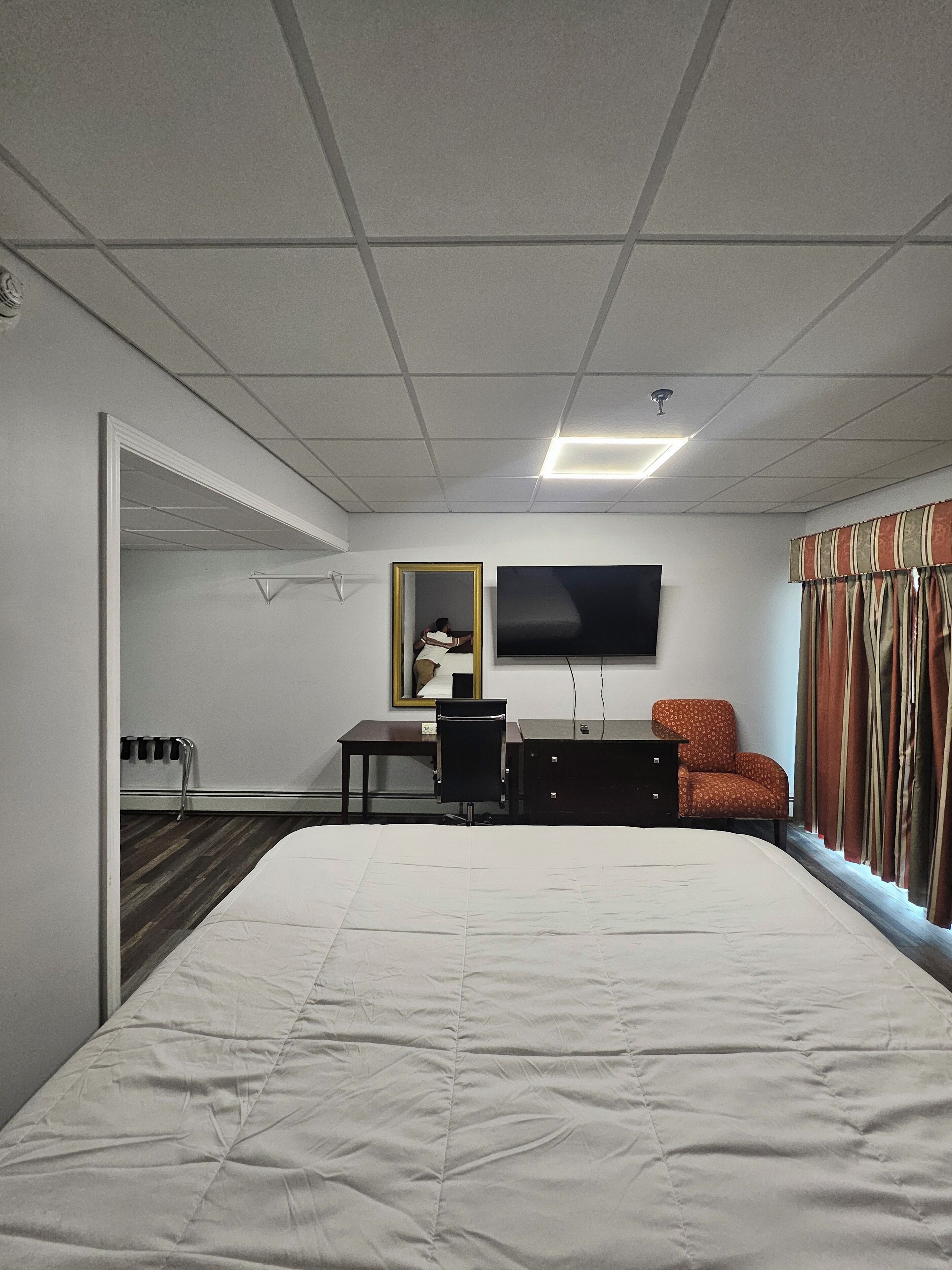 Room, 1 King Bed, Ground Floor