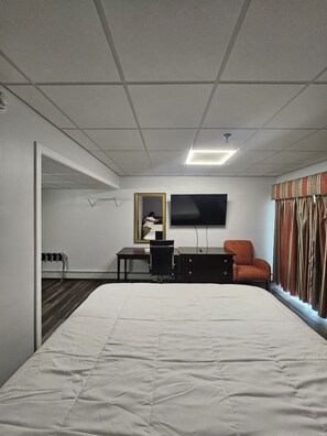 Room, 1 King Bed, Ground Floor - Saffron Inn (Auburn)