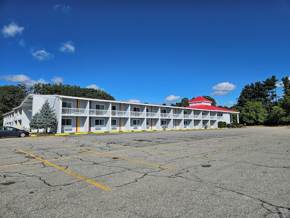 Exterior - Saffron Inn (Auburn)