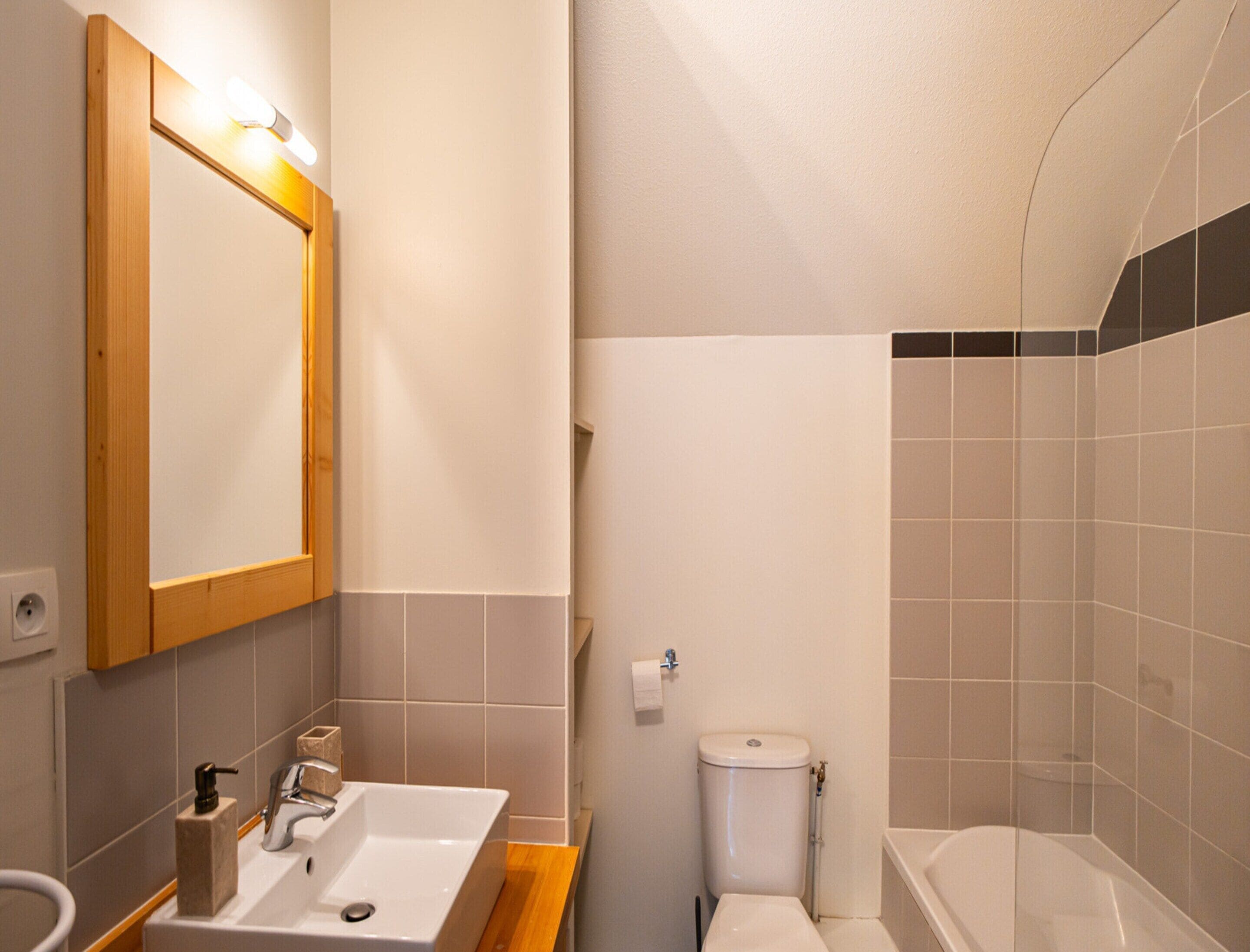 Apartment | Bathroom