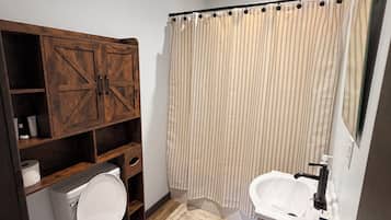 Towels, soap, toilet paper