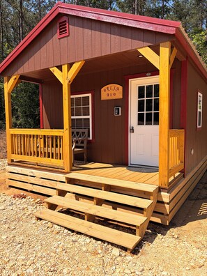 Exterior detail - Cozy 1-bedroom cabin near PICKWICK LAKE with room for boat parking (Iuka)