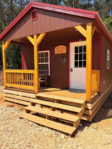 BRAND NEW !! Cozy 1-bedroom cabin near PICKWICK LAKE with room for boat parking