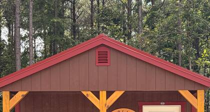BRAND NEW !! Cozy 1-bedroom cabin near PICKWICK LAKE with room for boat parking