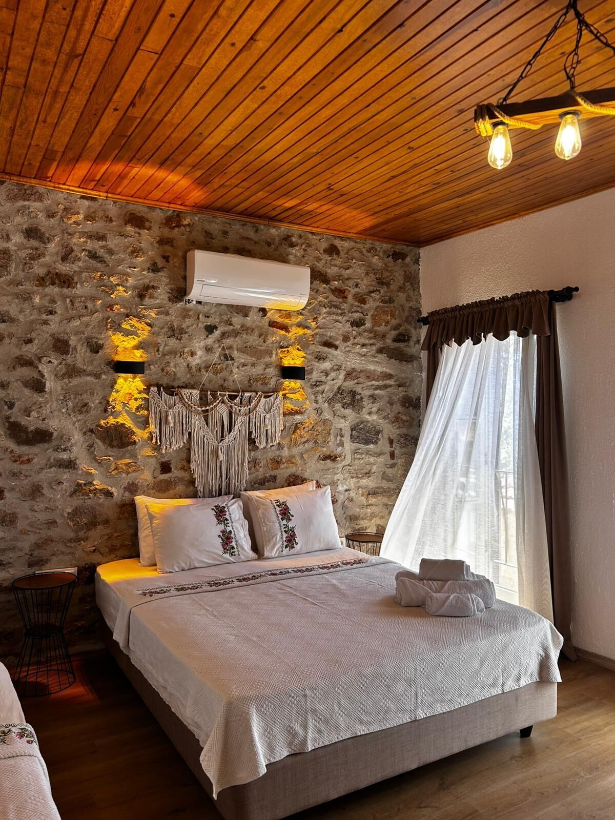 Camera Deluxe, vista baia | Una scrivania, postazione laptop