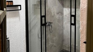 Unclassified image, 3 of 30, button - Chori Avlu Küçükköy (Küçükköy)
