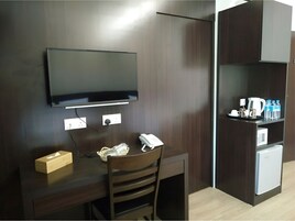 Family Double Room | Free WiFi, bed sheets