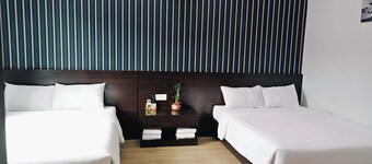 7 Hotel
