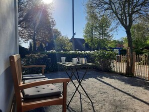 Outdoor dining - Vacation apartment Anno 1905 Jever (Jever)
