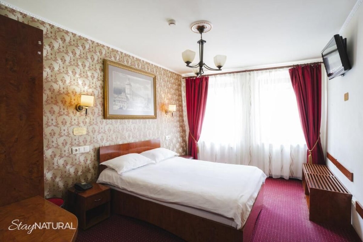 Family Duplex, 2 Bedrooms, Non Smoking, Mountain View | Desk, WiFi (free), bed sheets