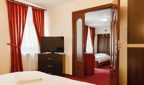 Comfort Studio Suite, Non Smoking | Desk, free WiFi, bed sheets