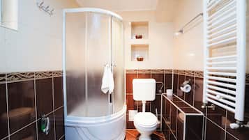 Studio Superior, Bebas Asap Rokok, pemandangan kota | Kamar mandi | Handuk, sabun, dan tisu toilet
