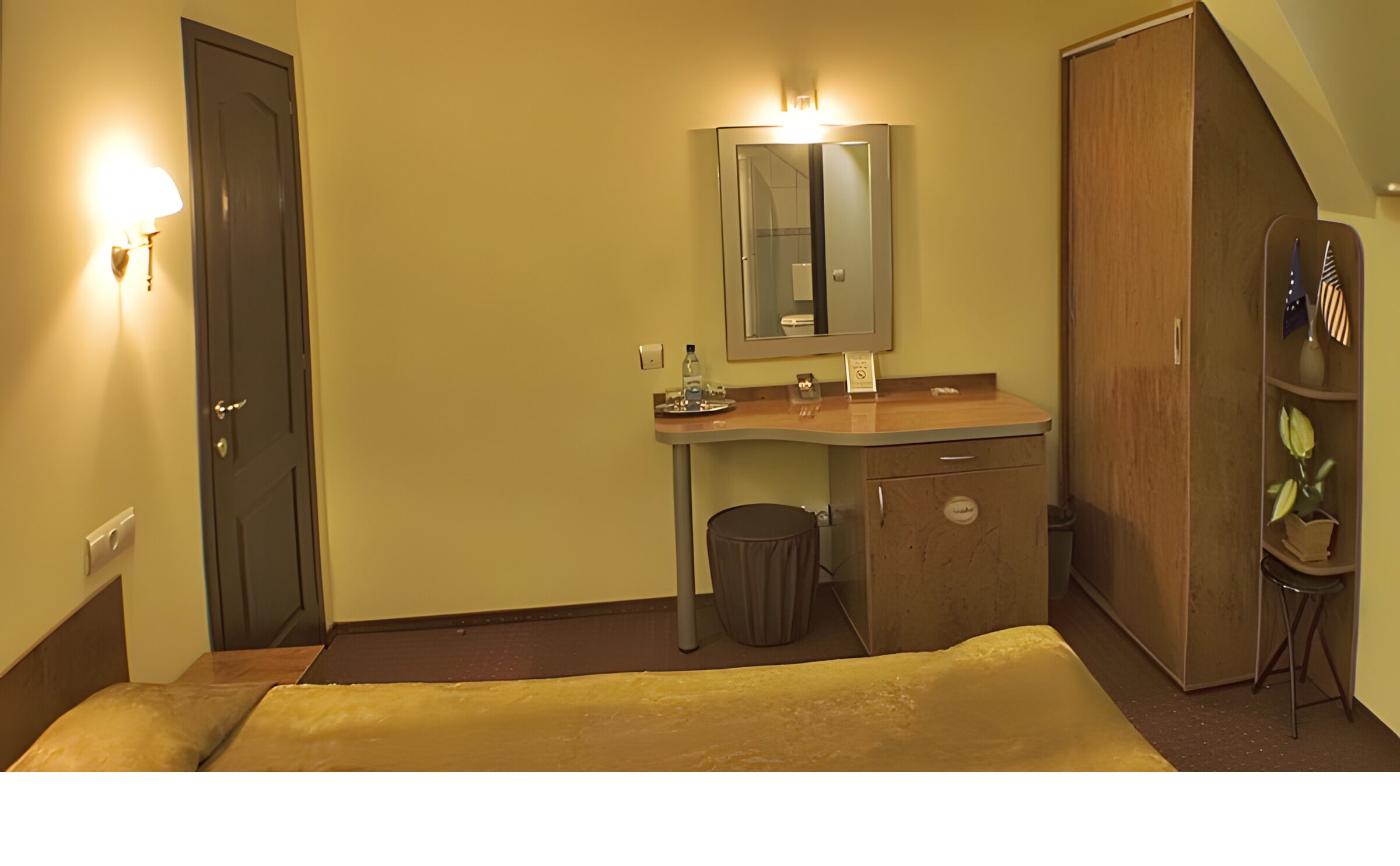 Economy Double Room, Non Smoking, Private Bathroom | Desk, free WiFi, bed sheets