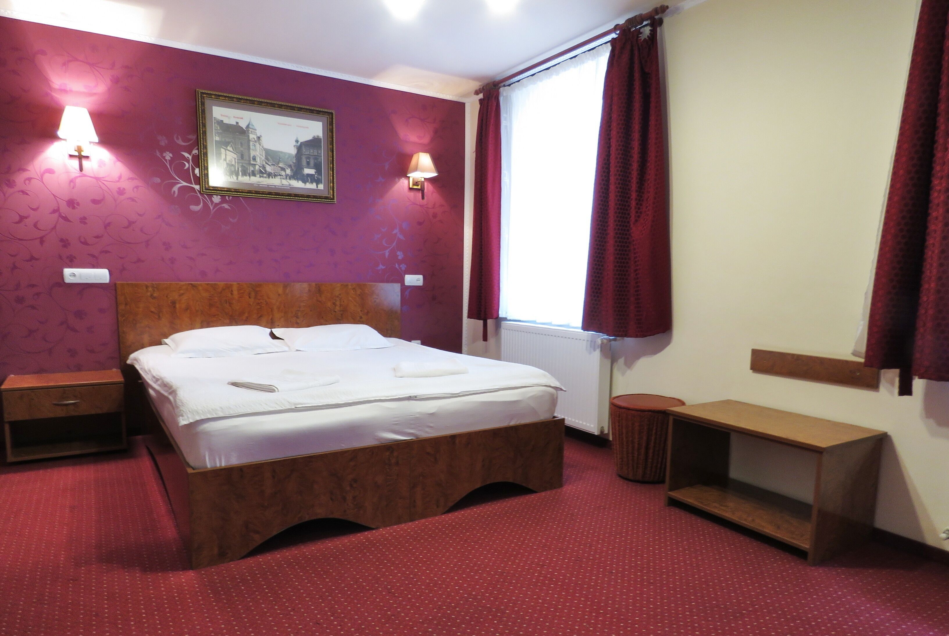 Standard Double Room, Non Smoking, Private Bathroom | Desk, free WiFi, bed sheets