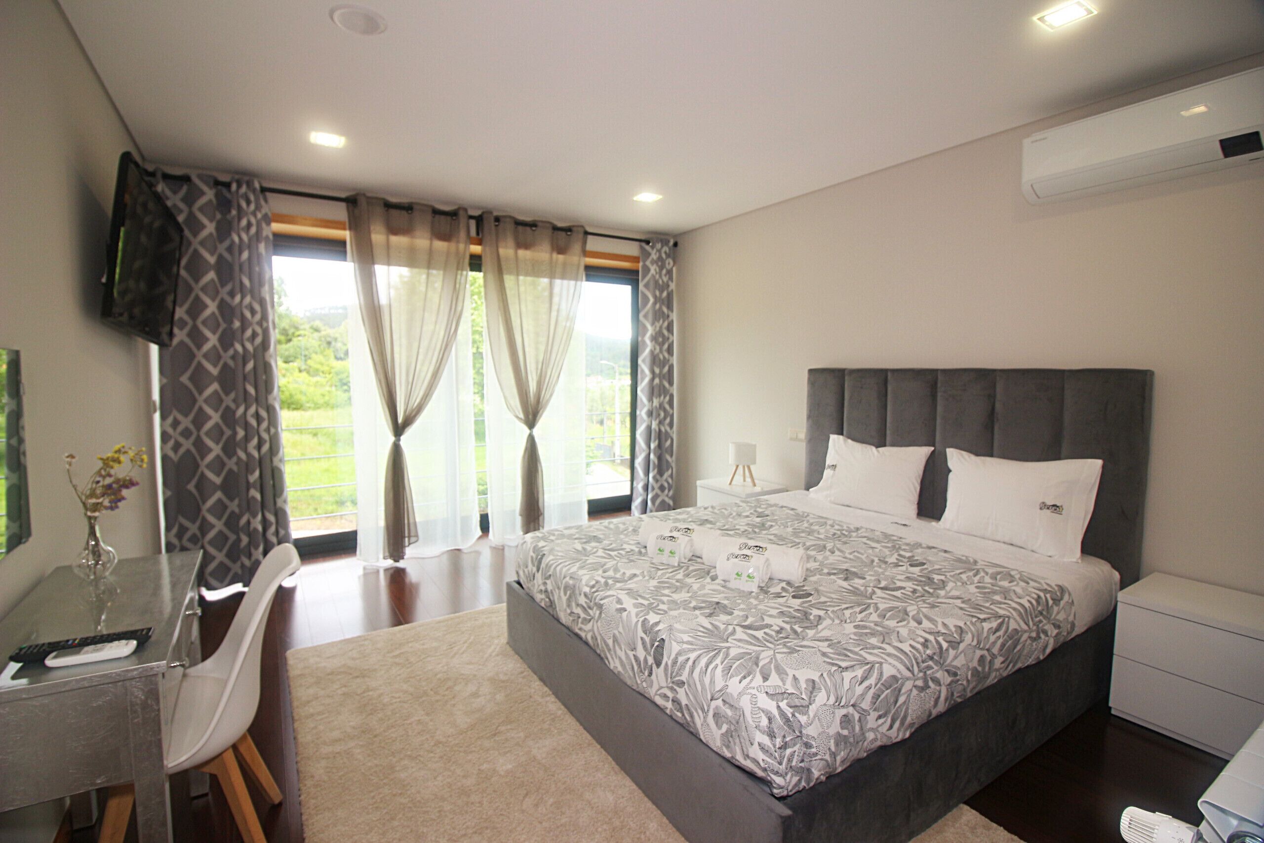 4 habitaciones, tabla de planchar con plancha y wifi gratis 