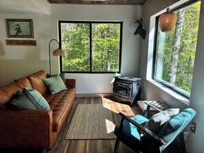 Fireplace - Come stay in a magical cabin with a bedroom in the trees (Stanton)